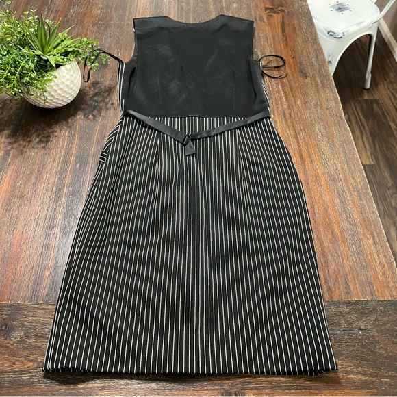 DVF Black White Pin stripe sleeveless Gilet Dress 4 button up v neck - Picture 12 of 16